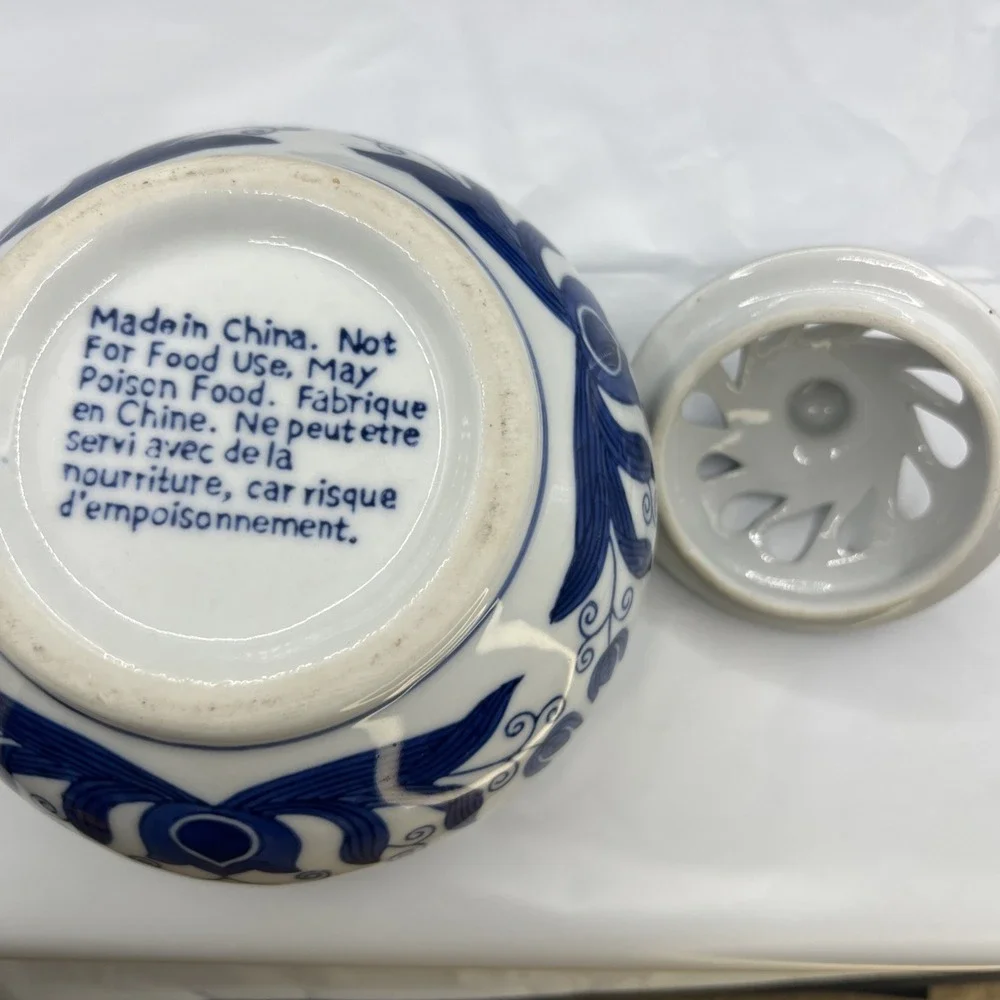 Bombay Company Blue & White Porcelain Chinoiserie Potpourri Tealight Incense Jar